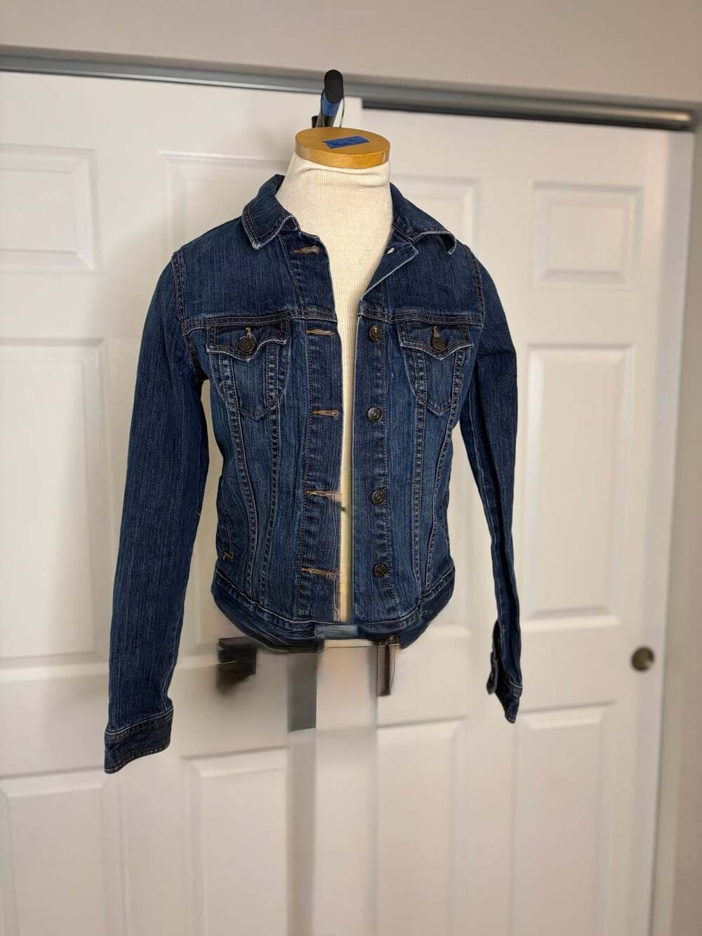 Old Navy Denim Jacket Size S Pit to Pit 17” length 20”